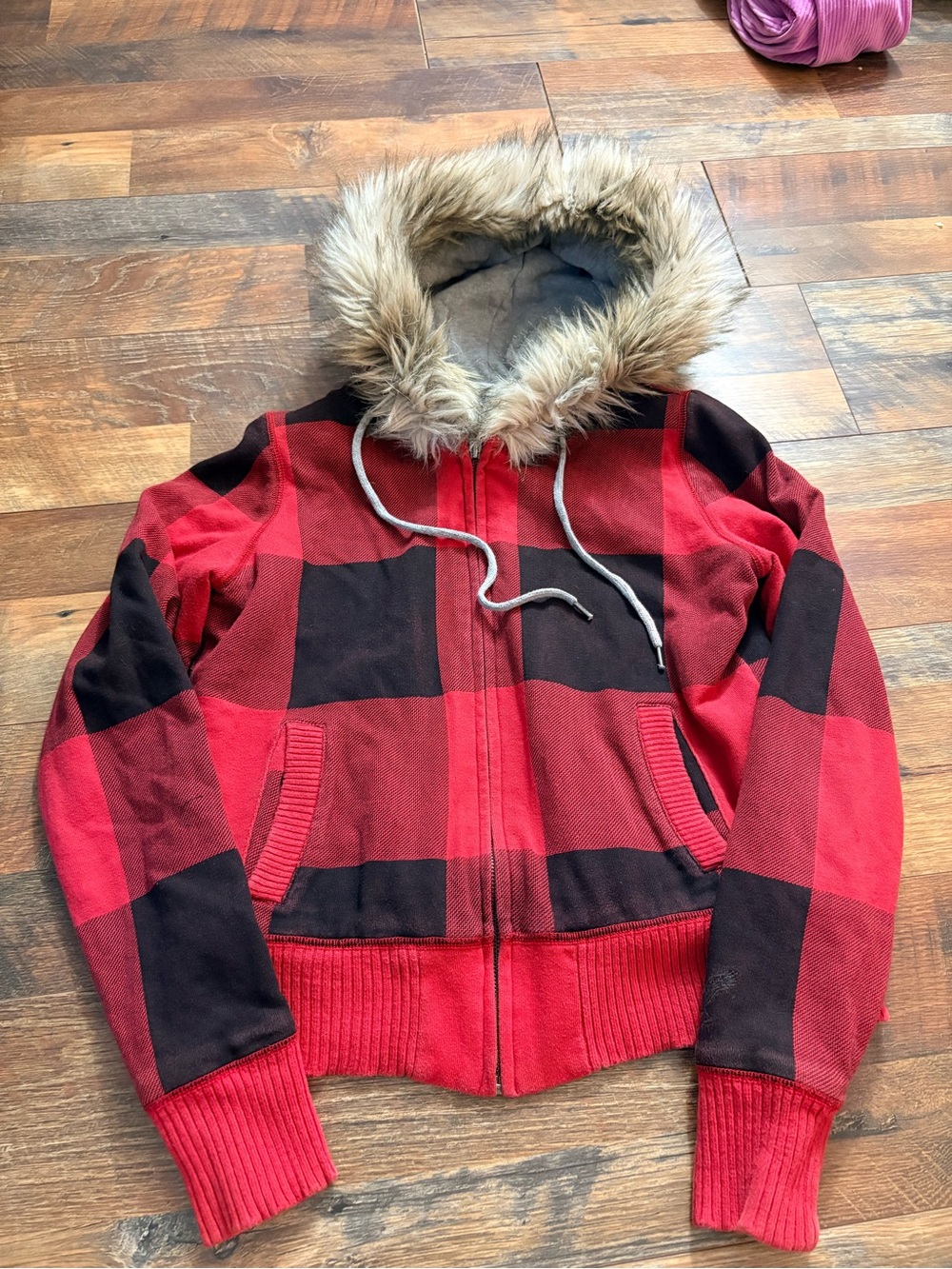 American Eagle buffalo plaid hoodie
